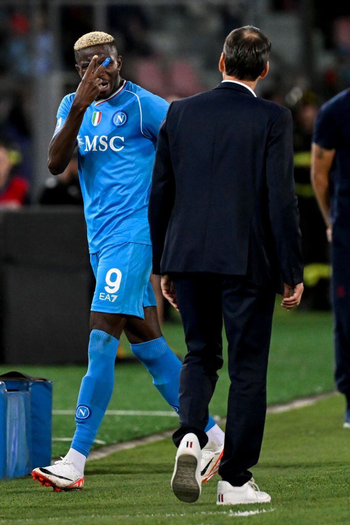Victor Osimhen discute con el técnico de Napoli, Rudi García