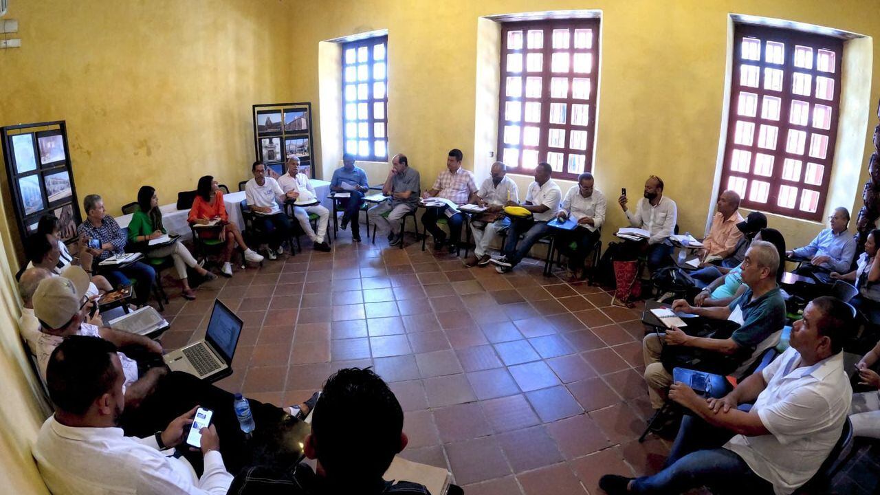 La ministra de Minas y Energía estuvo reunida con gremios y comerciantes en Cartagena.