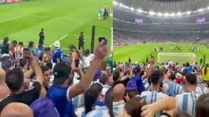 Fueron dos las hinchas que decidieron mostrar sus senos para festejar el campeonato de Argentina en el estadio de Lusail.