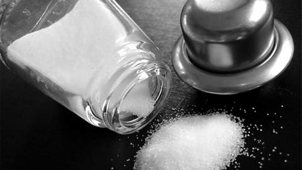 La reducción de sal en las comidas ayuda a prevenir las enfermedades cardíacas.