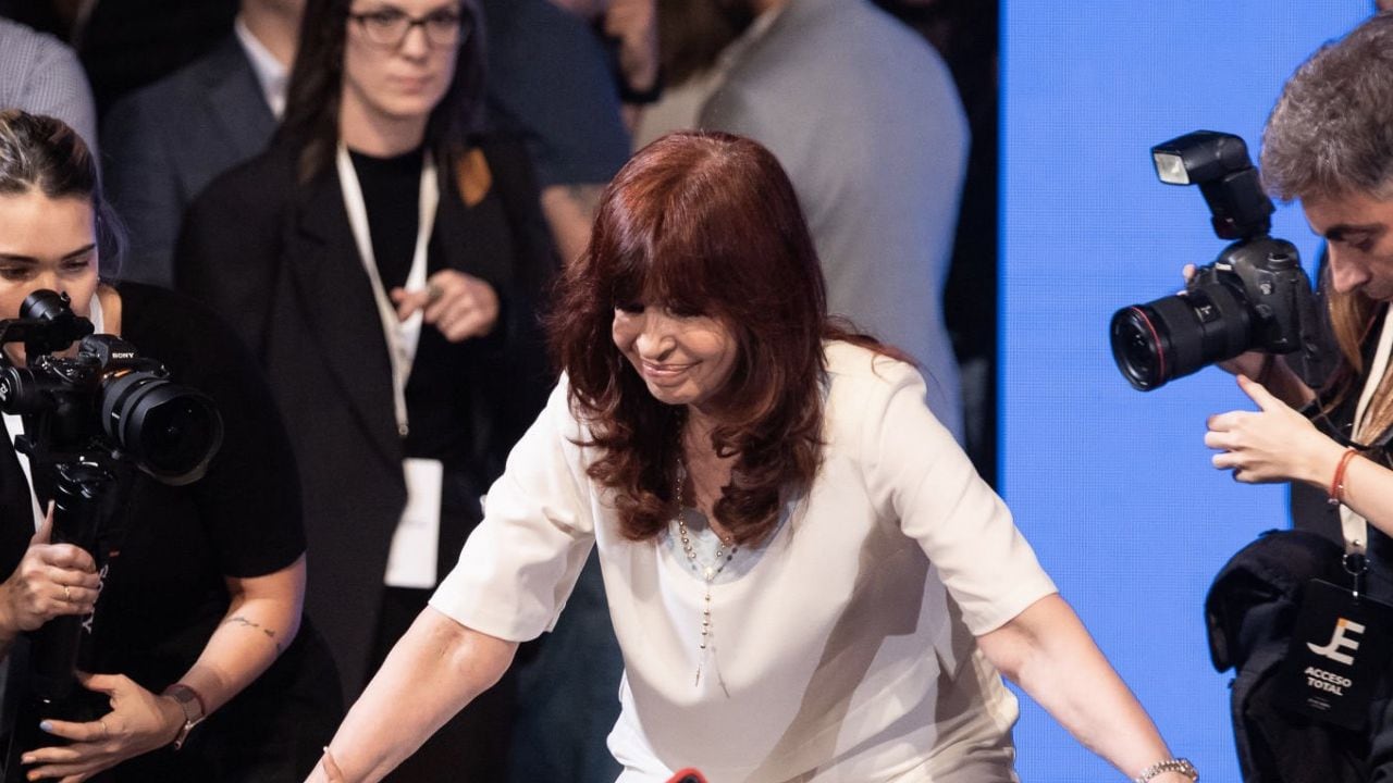La vicepresidente de Argentina, Cristina Kirchner, hizo el anuncio de manera pública en un evento y ante varios seguidores.