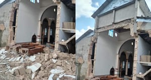El templo religioso que está instalado en el corregimiento Aragón del municipio de Santa Rosa de Osos (Antioquia) empezó a caerse.