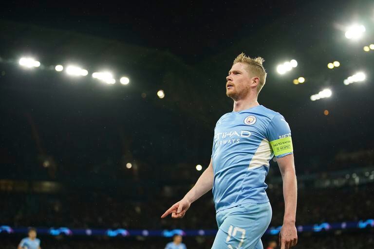 Manchester City's Kevin De Bruyne celebrates after scoring his side's opening goal during the Champions League, first leg, quarterfinal soccer match between Manchester City and Atletico Madrid at the Etihad Stadium, in Manchester, Tuesday, April 5, 2022. (AP Photo/Dave Thompson)