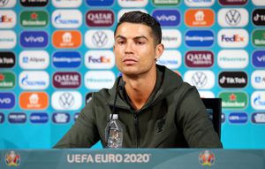 Cristiano Ronaldo, estrella de la Selección de Portugal, en rueda de prensa en el  Puskas Arena de Budapest. (Photo by Handout / UEFA / AFP)