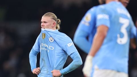 MANCHESTER, ENGLAND - FEBRUARY 17: A dejected Erling Haaland of Manchester City during the Premier League match between Manchester City and Chelsea FC at Etihad Stadium on February 17, 2024 in Manchester, England. (Photo by Robbie Jay Barratt - AMA/Getty Images)