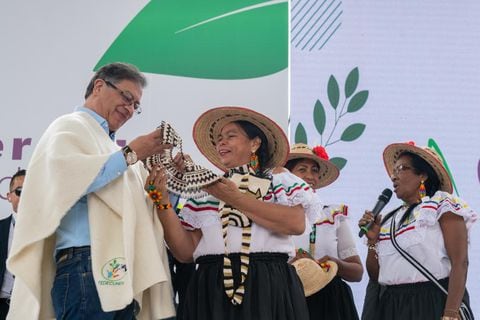 El presidente Gustavo Petro presentó 'Campesena'.