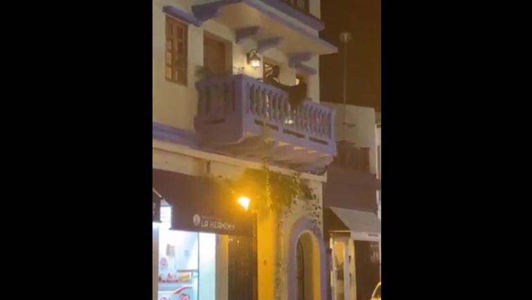 Pareja fue grabada teniendo relaciones sexuales en balcón, en pleno centro histórico de Cartagena