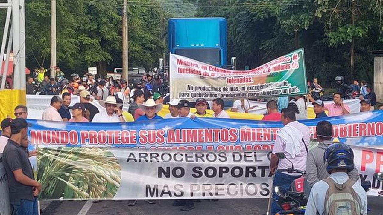 La manifestación se concentra en el sector del río Únete en Aguazul.