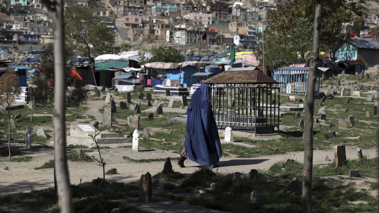Mujer islamista en Afganistán (AP Photo/Rahmat Gul)