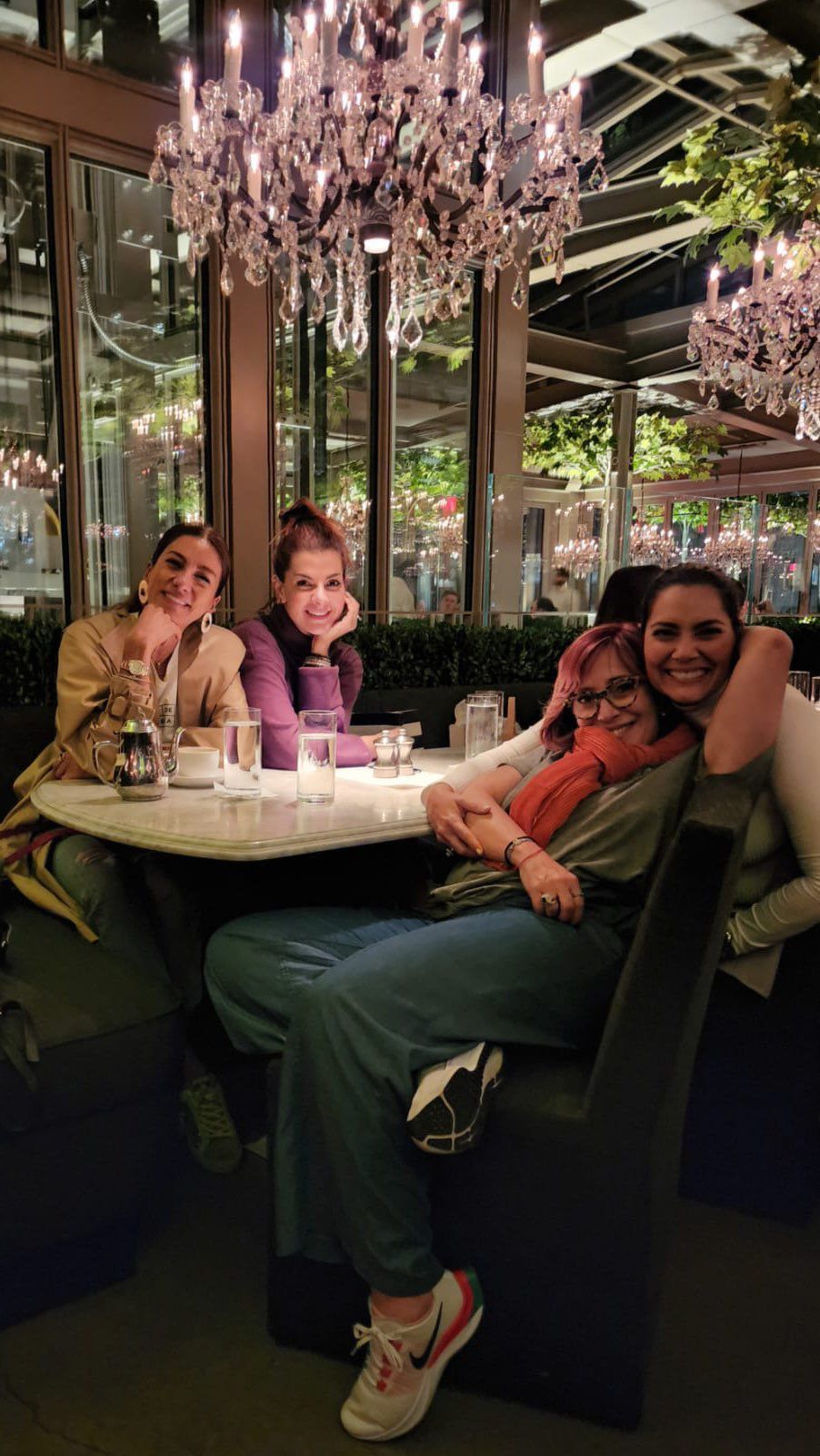 Carolina Cruz ha mostrado infinidad de momentos bellos con sus amigas del Petit Comité. Foto: Instagram @carolinacruzososrio.