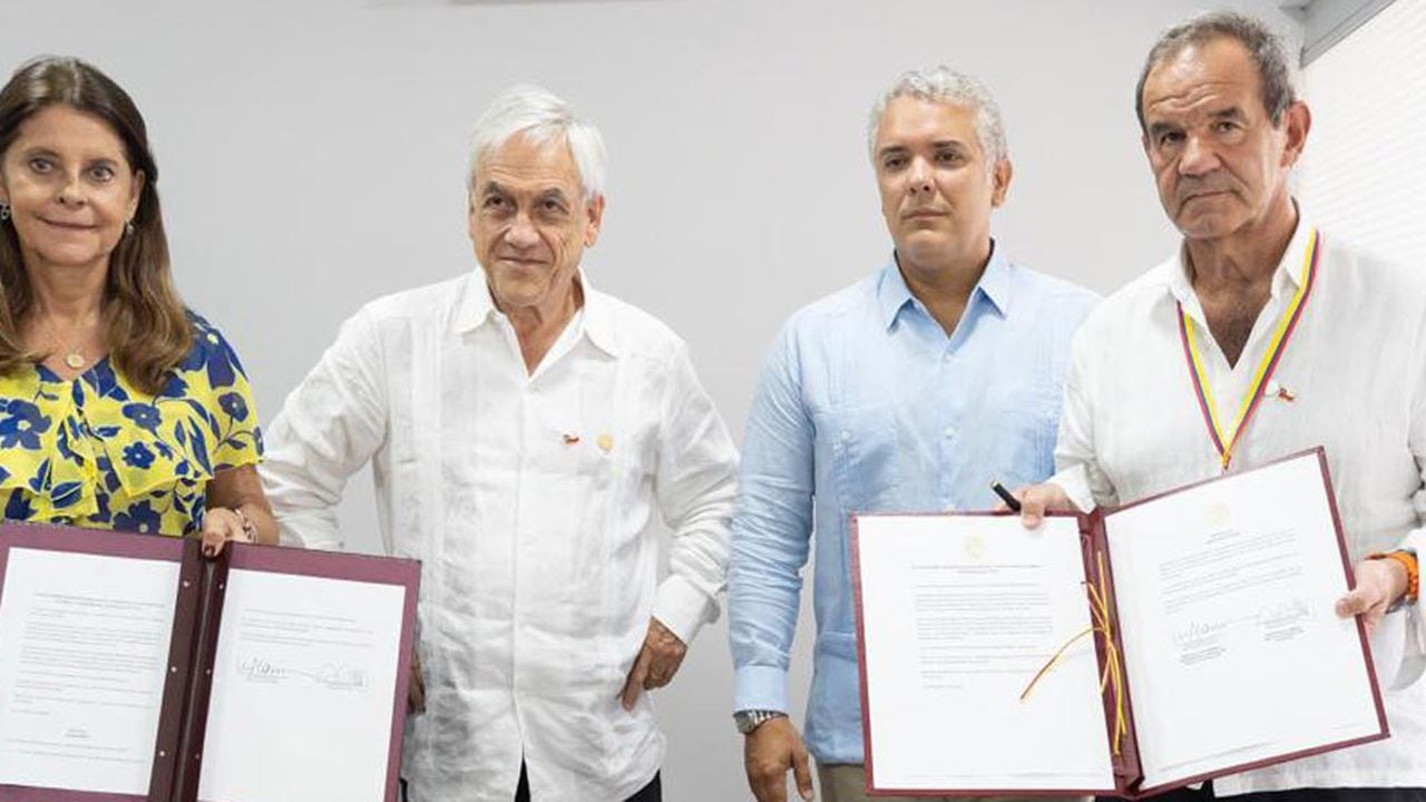 Colombia y Chile suscriben trascendental acuerdo para fortalecer el transporte aéreo entre ambos países