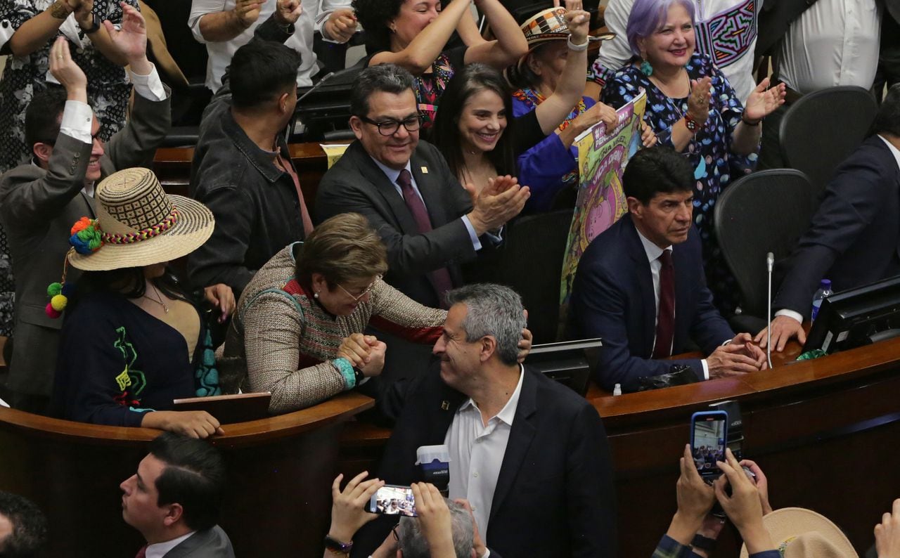 Aprobada la reforma pensional en segundo debate en la plenaria del Senado 
celebración de los `partidos de gobierno
Bogota abril 23 del 2024
Foto Guillermo Torres Reina / Semana