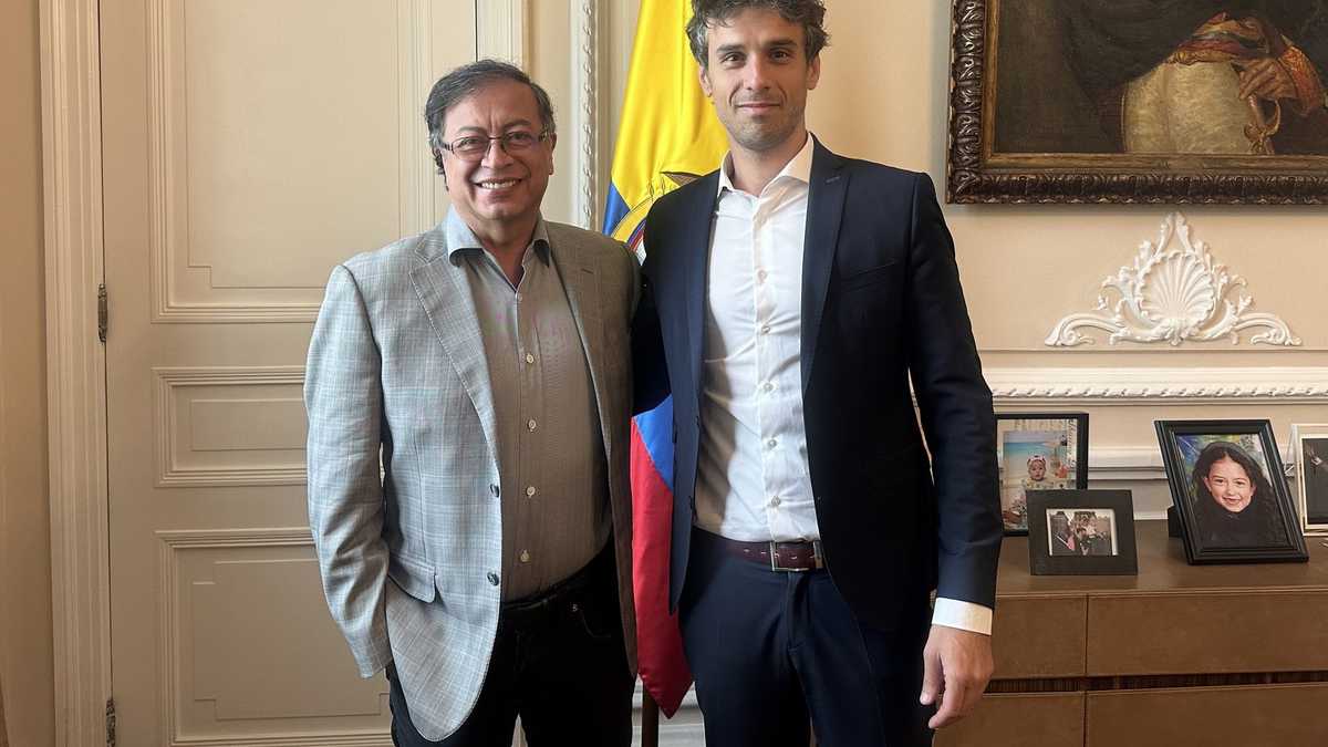 Presidente Gustavo Petro con el abogado de Petro Castillo