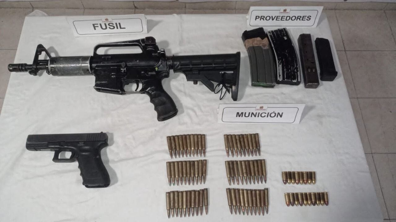 Armas decomisadas a presuntos disidentes de las Farc, en Tumaco, Nariño.