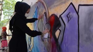 Afganistán y una cronista inusitada de la crisis: la grafitera Shamsia Hassani (SHAH MARAI / AFP) (SHAH MARAI/)