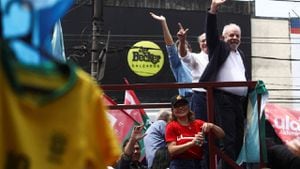 Lula de Brasil encabeza una marcha en Sao Paulo