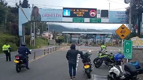 La vía Bogotá - La Calera permaneció cerrada varias horas.