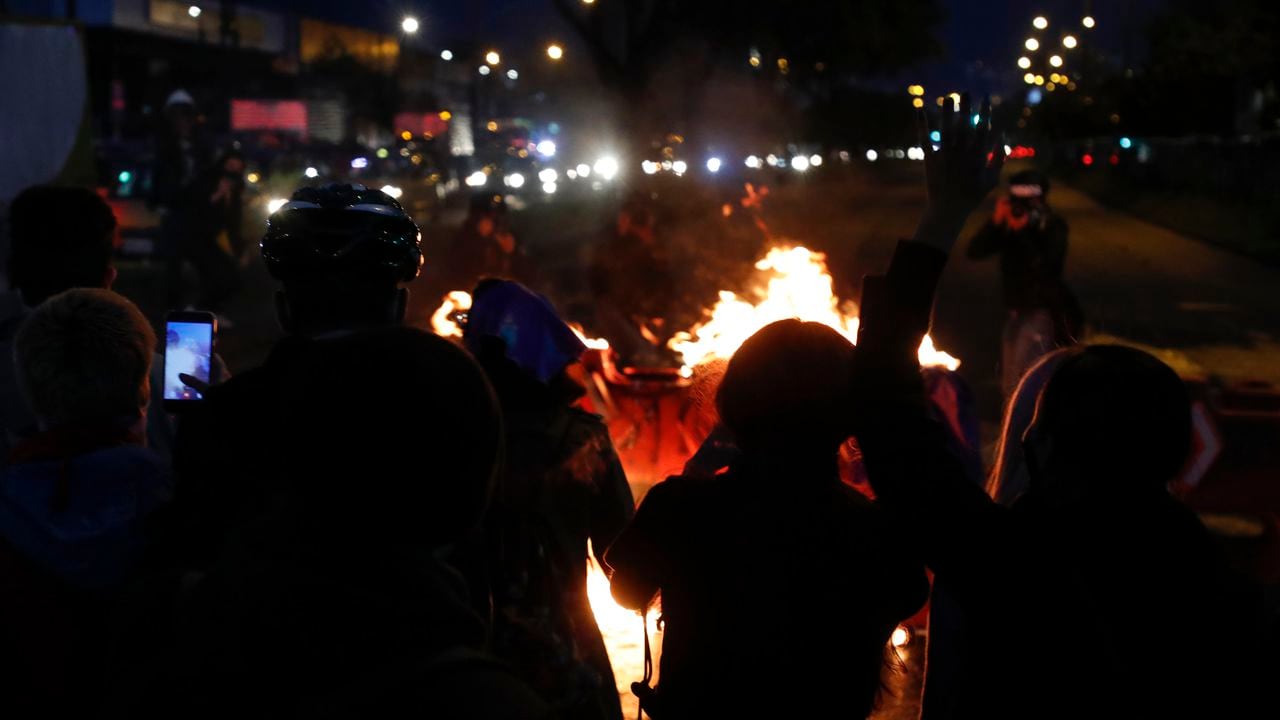 A esta hora se registran enfrentamientos entre manifestantes y fuerza pública en el Portal Américas