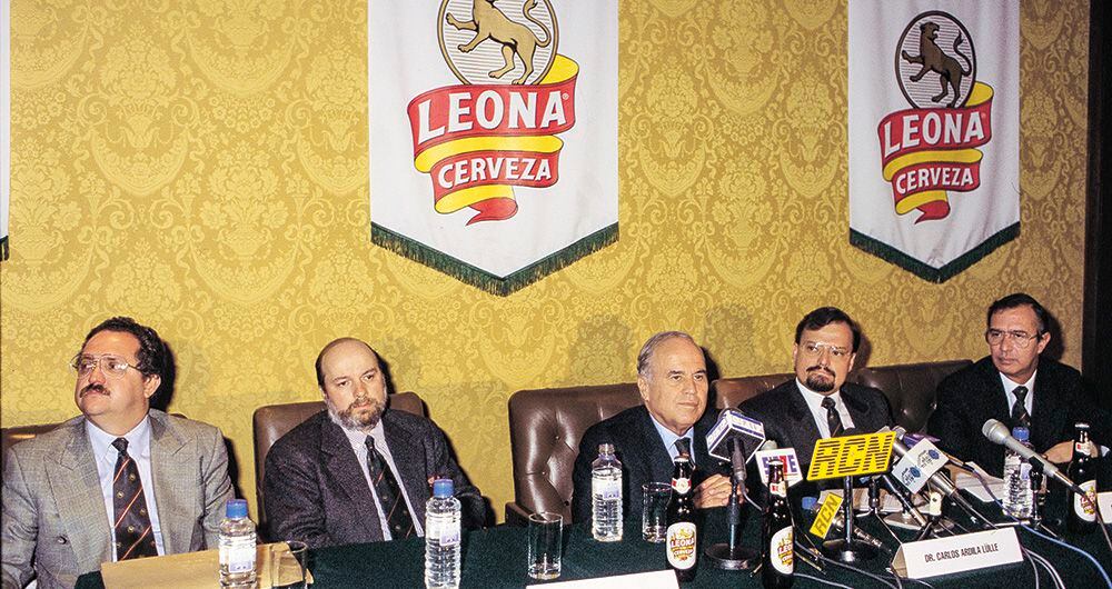 En medio de su competencia comercial con los Santo Domingo, decidió crear la Cervecería Leona, que finalmente terminó vendiendo a sus rivales.