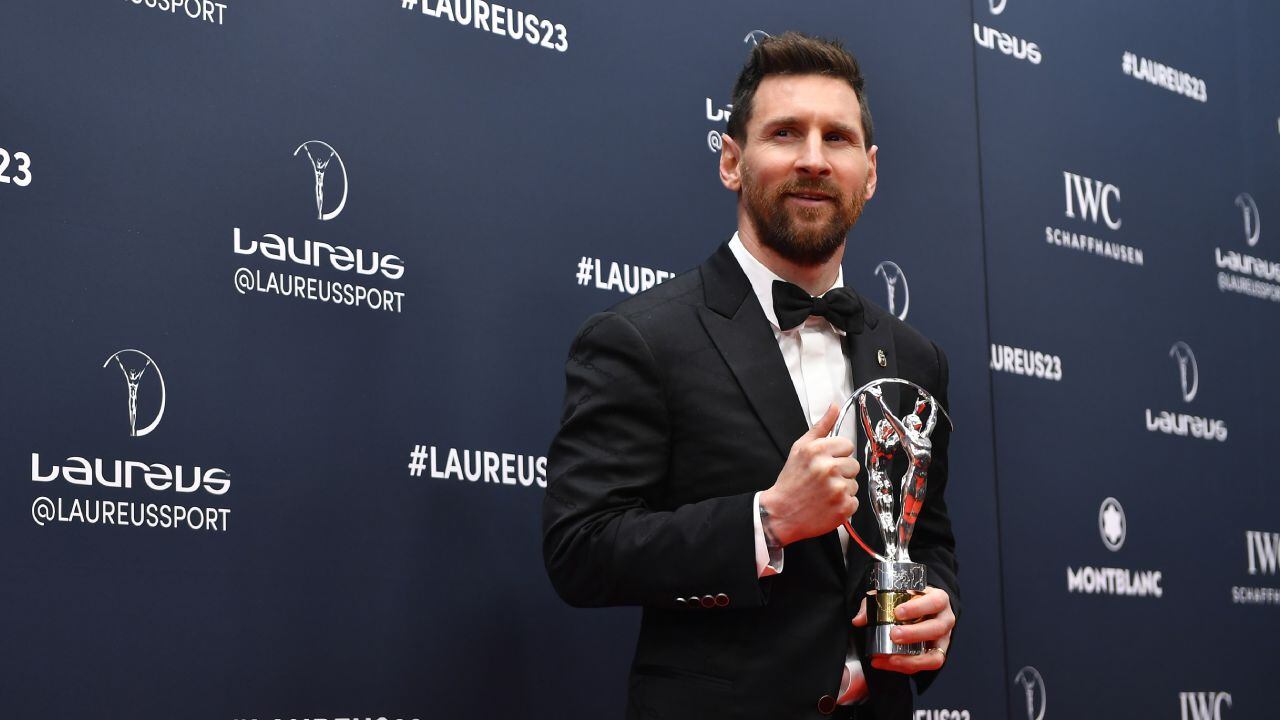 PARIS, FRANCE - MAY 08: Lionel Messi poses with his Laureus World Sportsman of the Year 2023 award during the Winners Walk at the 2023 Laureus World Sport Awards Paris at Cour Vendome on May 08, 2023 in Paris, France. (Photo Getty Images/Aurelien Meunier for Laureus)