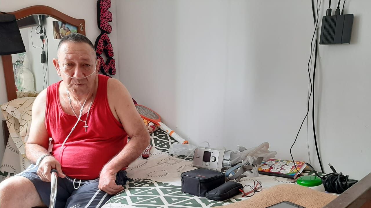 Víctor Escobar permanece 24 horas conectado a respiradores artificiales
