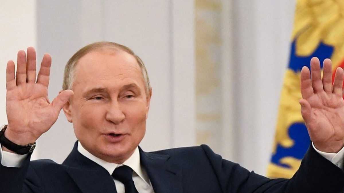 El presidente de Rusia, Vladimir Putin, no descarta salidas diplomáticas a la guerra en Ucrania y poner fin al conflicto