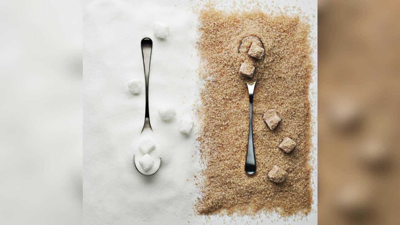 Cuál es la diferencia entre el azúcar morena y el azúcar blanco?