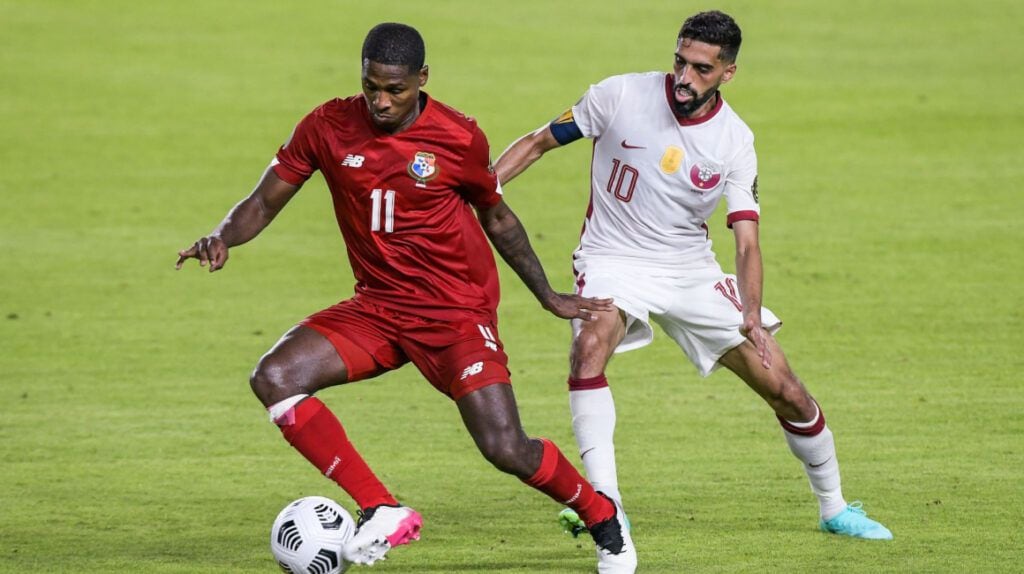 Qatar derrotó a Panamá a 15 días del comienzo del Mundial.