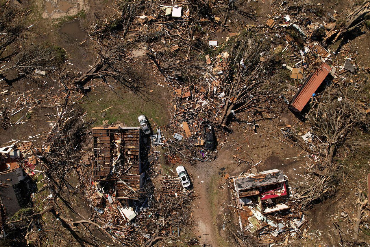 En imágenes : Secuelas de tornado en Mississippi