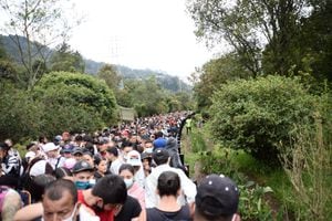 Cerca de 35.000 personas se volcaron hacia el santuario de Monserrate en este Viernes Santo.