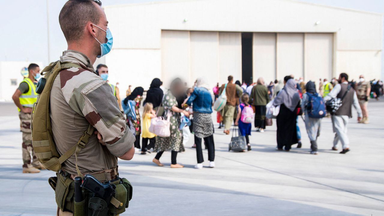 Francia recibe a los refugiados de Afganistán