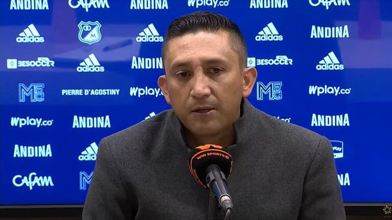 Diego Corredor, técnico de Atlético Huila, se refirió sobre el arbitraje del partido ante Millonarios.