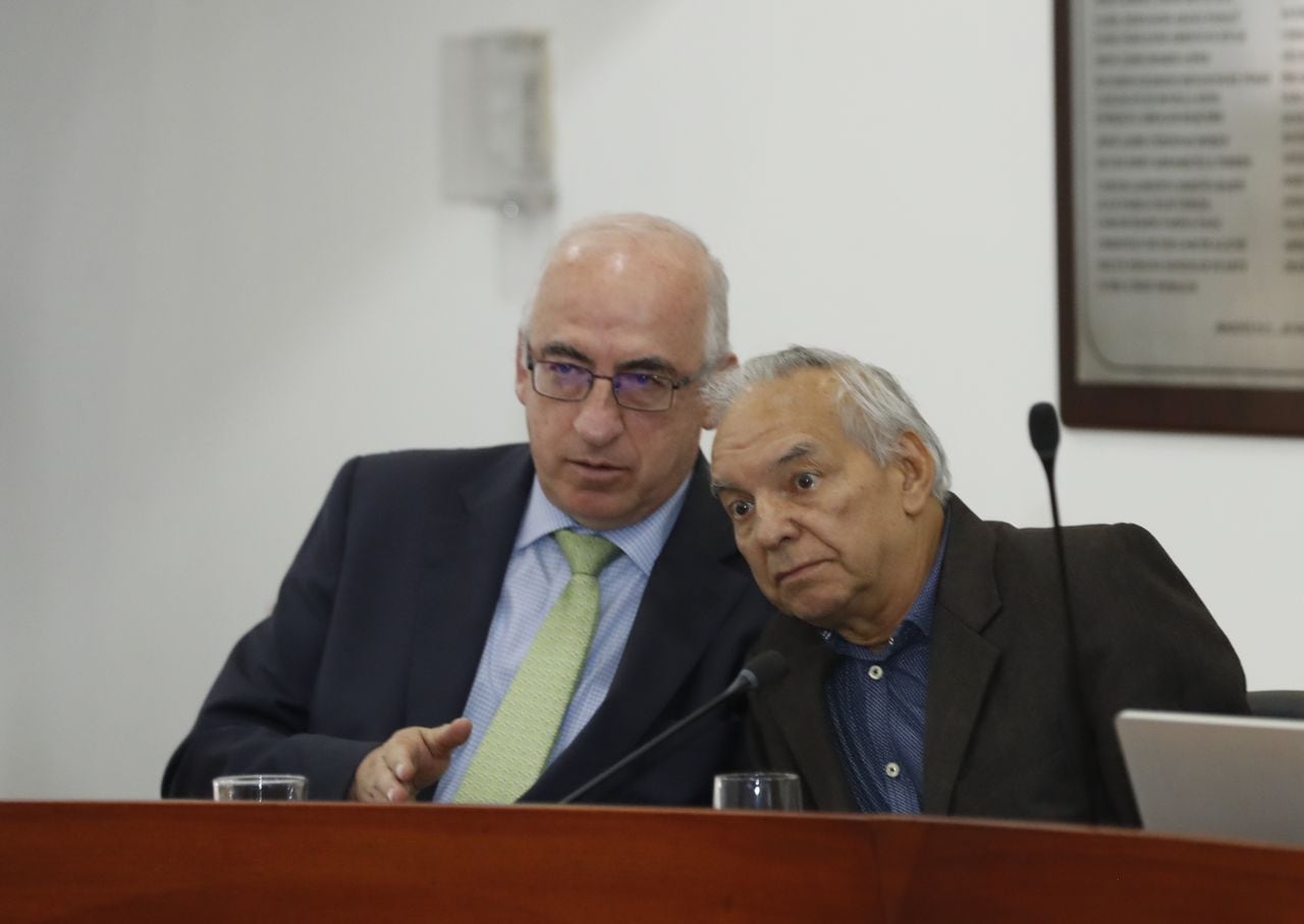 Leonardo Villar Gerente Banco de la República y Ricardo Bonilla Ministro de Hacienda
Cámara de Representantes
