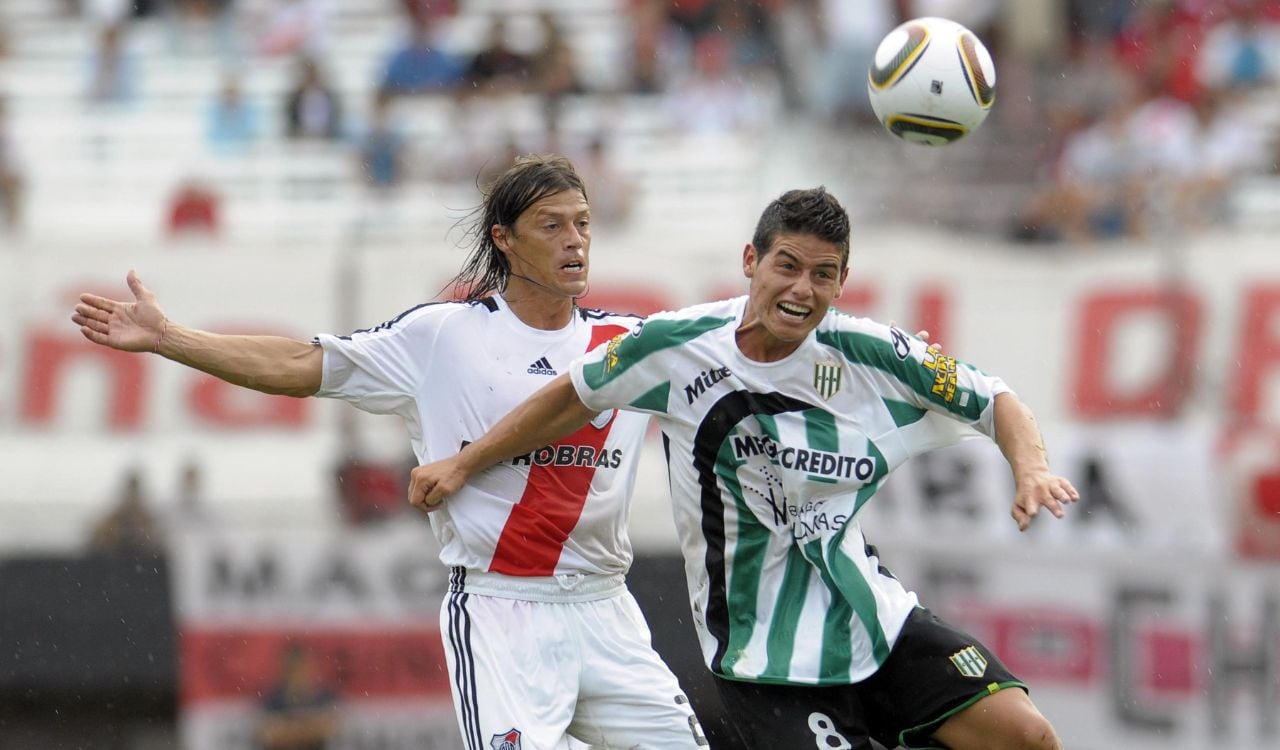 James Rodríguez tuvo sus inicios en el balompié del exterior donde se desempeñó entre 2008-2010.