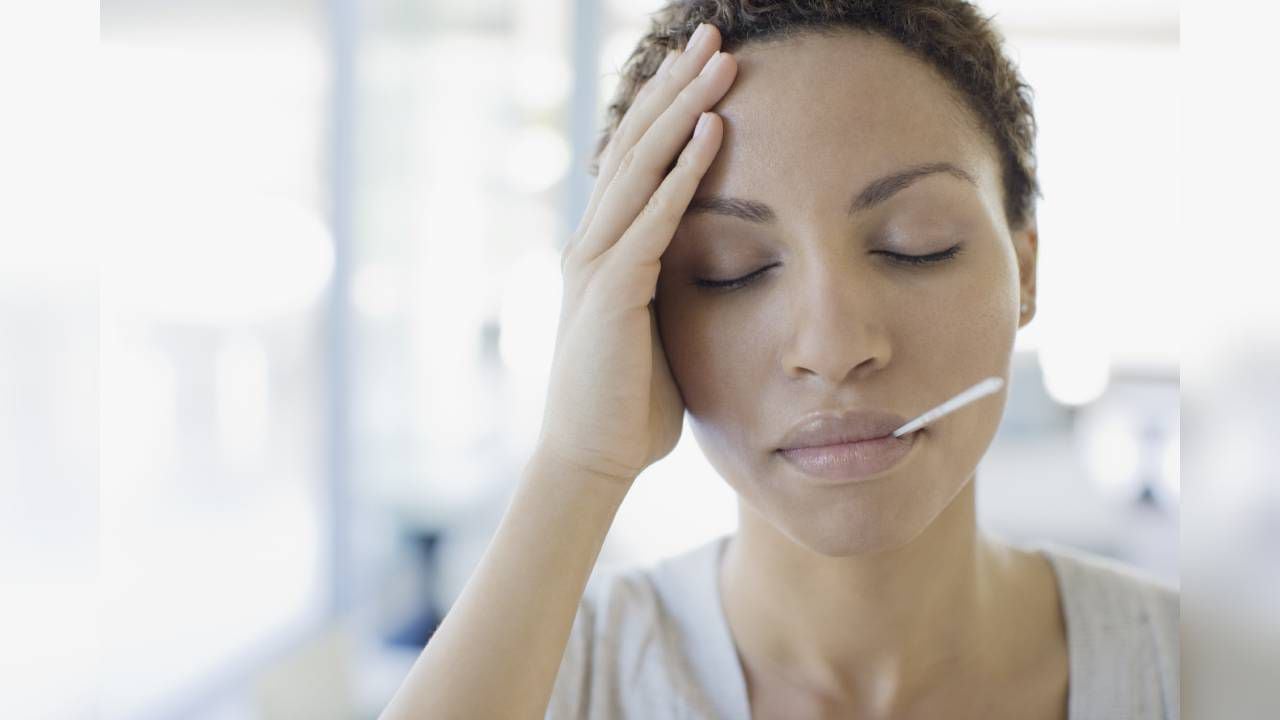 La fiebre o escalofríos puede ser un síntoma de leucemia. Foto: Getty Images.