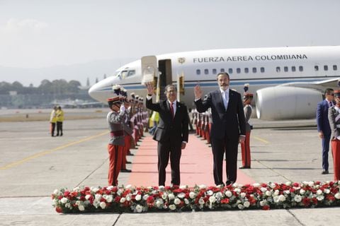 Petro arribó a Guatemala en la tarde de este domingo luego de su breve visita al Chocó.
