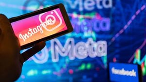 Ilustración fotográfica Logotipo de Meta y Facebook: Instagram visto en un teléfono inteligente en Bruselas (Bélgica) el 8 de octubre de 2022. (Ilustración fotográfica de Jonathan Raa/NurPhoto a través de Getty Images)