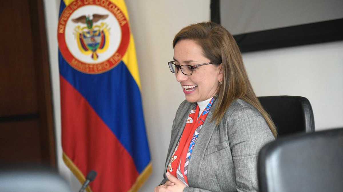 Ministra Carmen Ligia Valderrama en entrevista con SEMANA explicó cómo avanza Colombia en materia de conectividad.