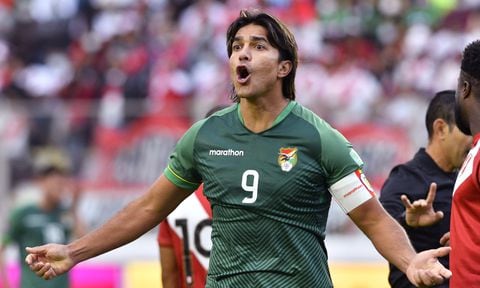MIRAFLORES, BOLIVIA - OCTOBER 10: Marcelo Moreno Martins of Bolivia reacts during a match between Bolivia and Peru as part of South American Qualifiers for Qatar 2022 at Estadio Hernando Siles on October 10, 2021 in Miraflores, Bolivia. (Photo by Aizar Raldes - Pool/Getty Images)
