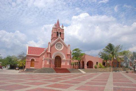 Párroco de la iglesia Santuario Mariano Nuestra Señora del Carmen de Puerto Colombia, denunció que está siendo extorsionado.