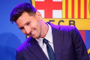 Lionel Messi despidiéndose de FC Barcelona