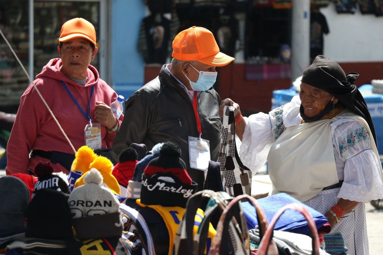 Adultos mayores de Tocancipá visitan Ecuador