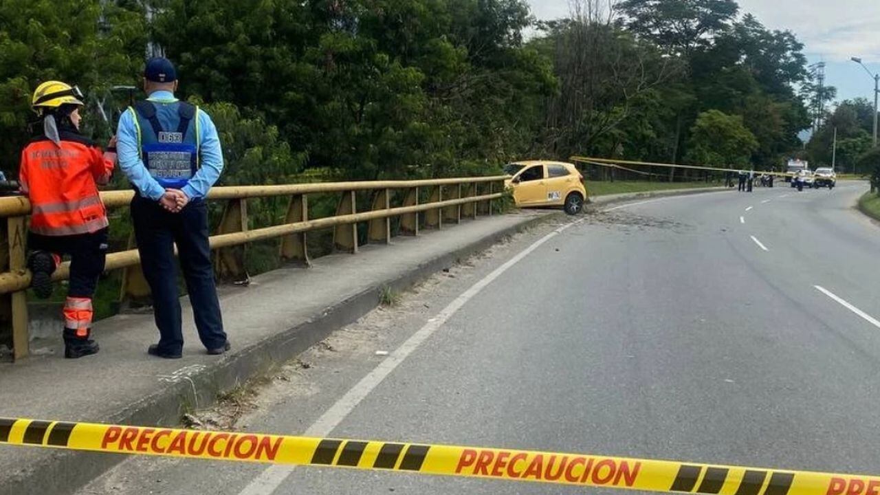 Taxi arrolló a un ciclista en Bello, Antioquia.