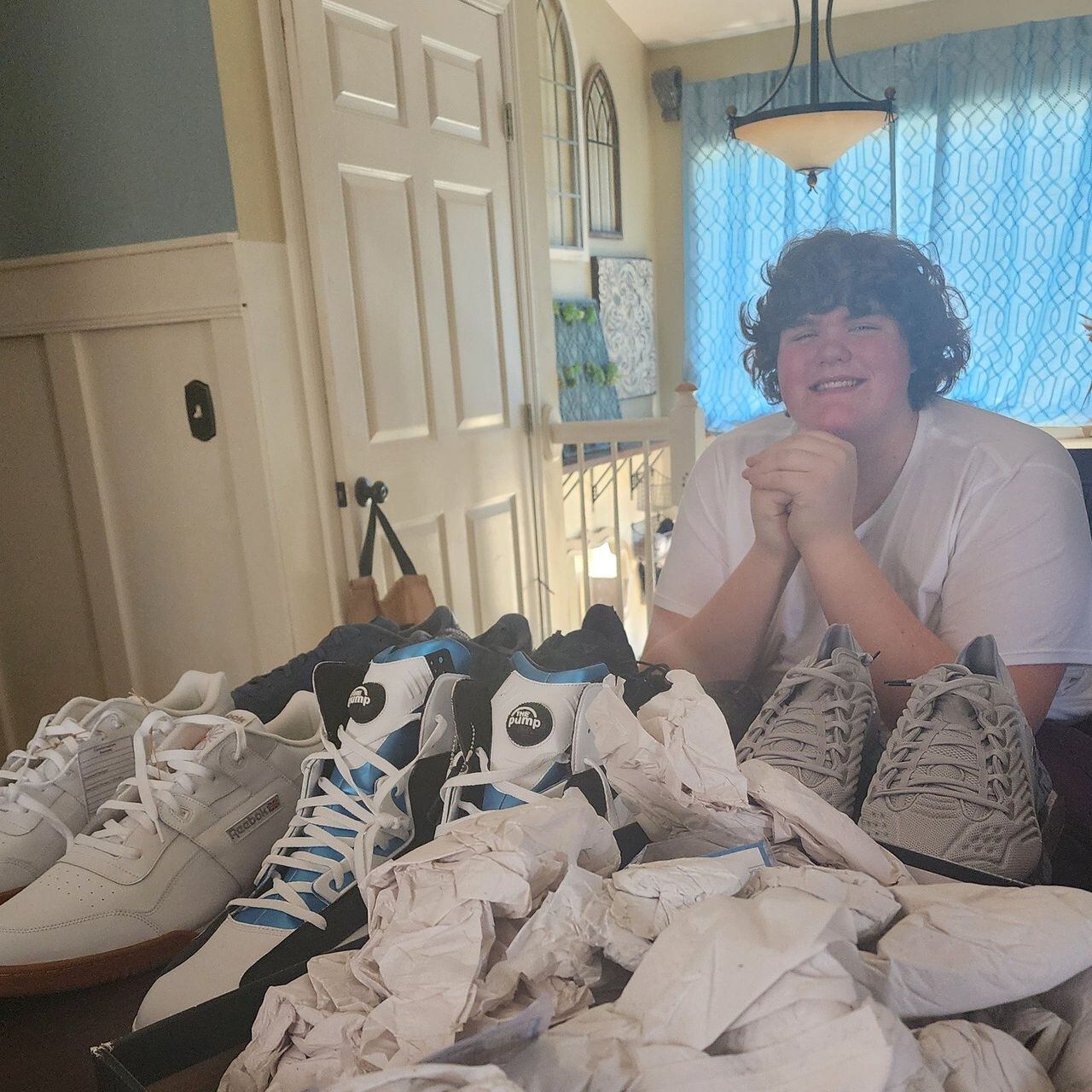 La exestrella de la NBA le envió zapatos a Eric.