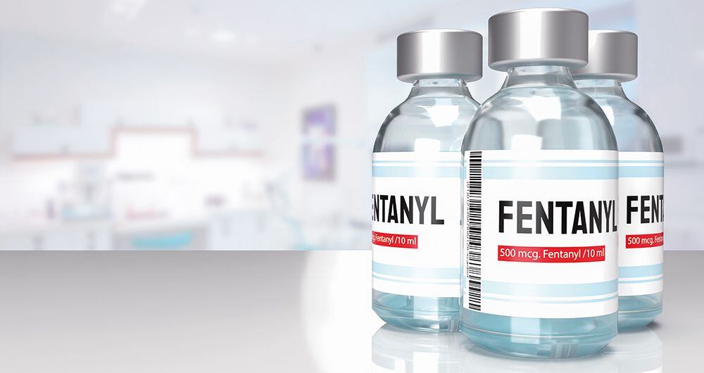  Con el fentanilo de uso médico se tratan dolores de cirugía o crónicos. En algunos casos, también puede generar adicción.