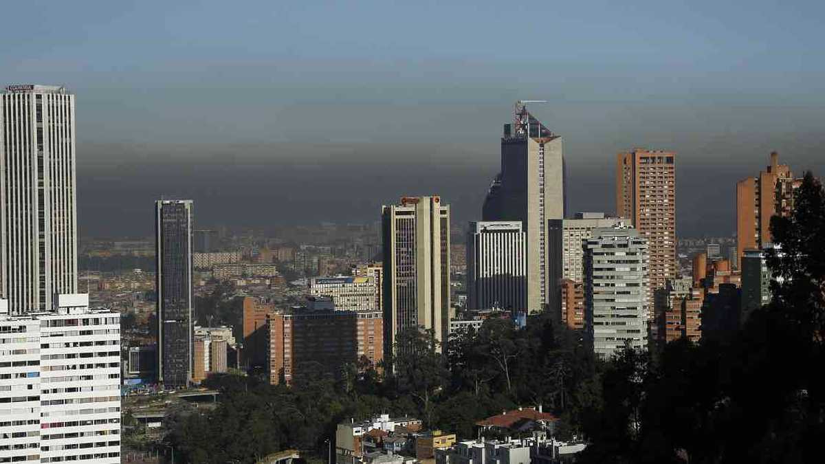 La llegada material particulado proveniente de los incendios, es una de las principales razones de la contaminación del aire en Bogotá. Foto: Guillermo Torres