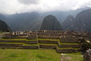 Machu Picchu está sin de turistas, actualmente solo abre para trabajadores de mantenimiento. Foto AP / Martin Mejía.