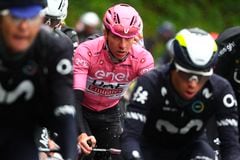 Team UAE's Slovenian rider Tadej Pogacar rides in the pack during the 16th stage of the 107th Giro d'Italia cycling race, 206km between Livigno and Santa Cristina Val Gardena on May 21, 2024. (Photo by Luca Bettini / AFP)
