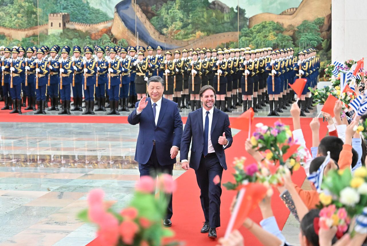 Puentes Comerciales: China y Uruguay Profundizan su Asociación durante la Visita de Lacalle Pou a Pekín