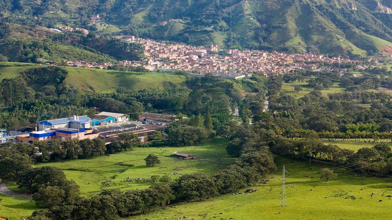 El lanzamiento de la estrategia de sostenibilidad se realizó de forma simultánea en Colombia, Perú y Costa Rica, sus tres principales mercados en la región. En los próximos meses se hará extensiva a otros países.